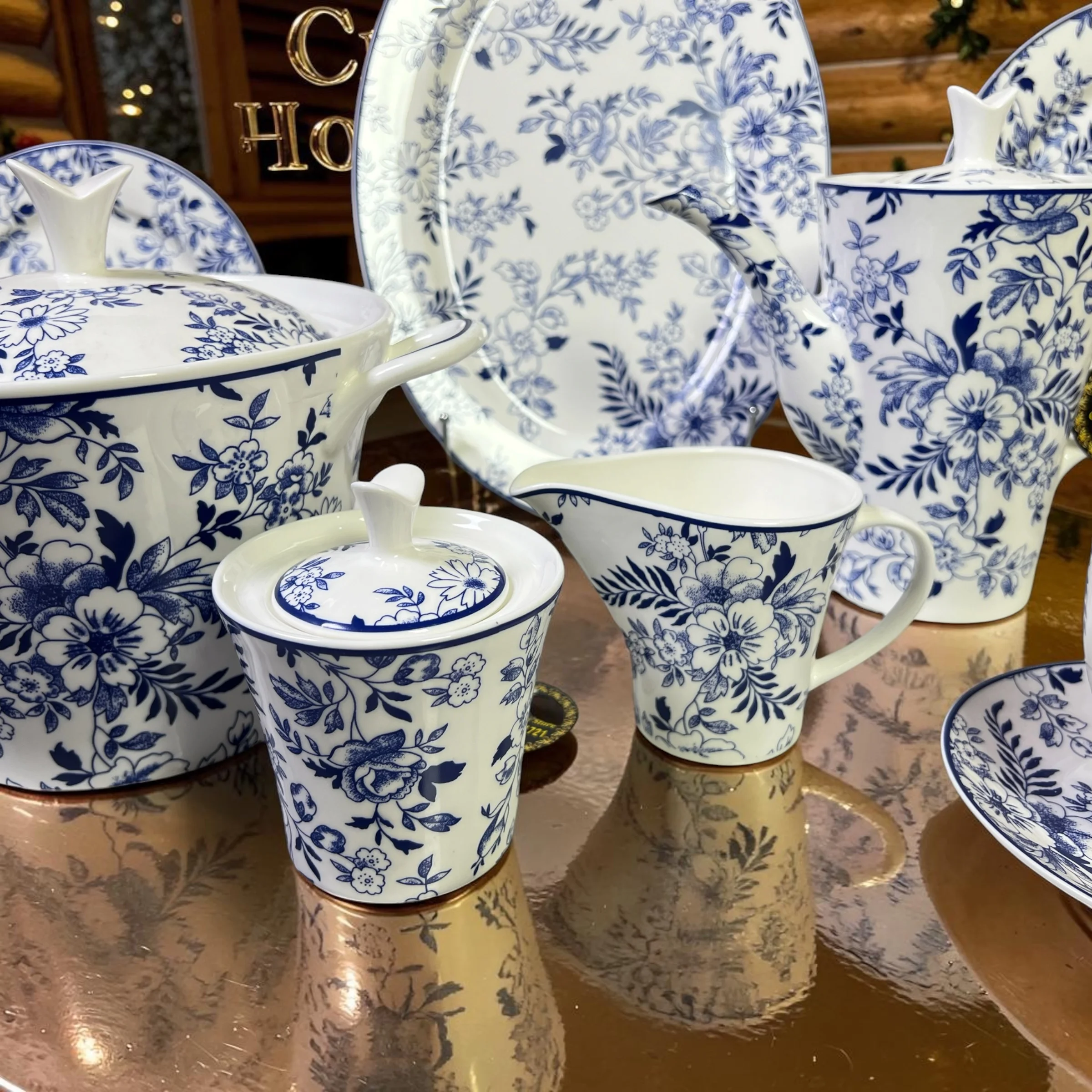 61PCS Royal White Bone China Dinner Set – Complete Dinnerware Set for 8 Persons - Image 5